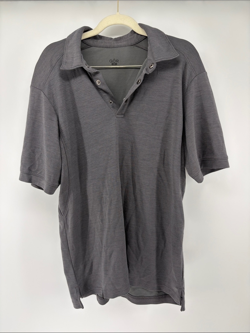 QOR Men’s Grey Wool Blend Short Sleeve Snap Button Performance Polo M
